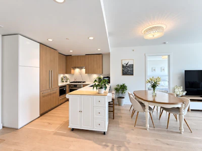 305-2707 Library Lane - 3
