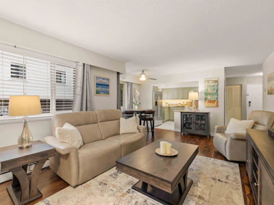 107-1368 Foster Street - 5