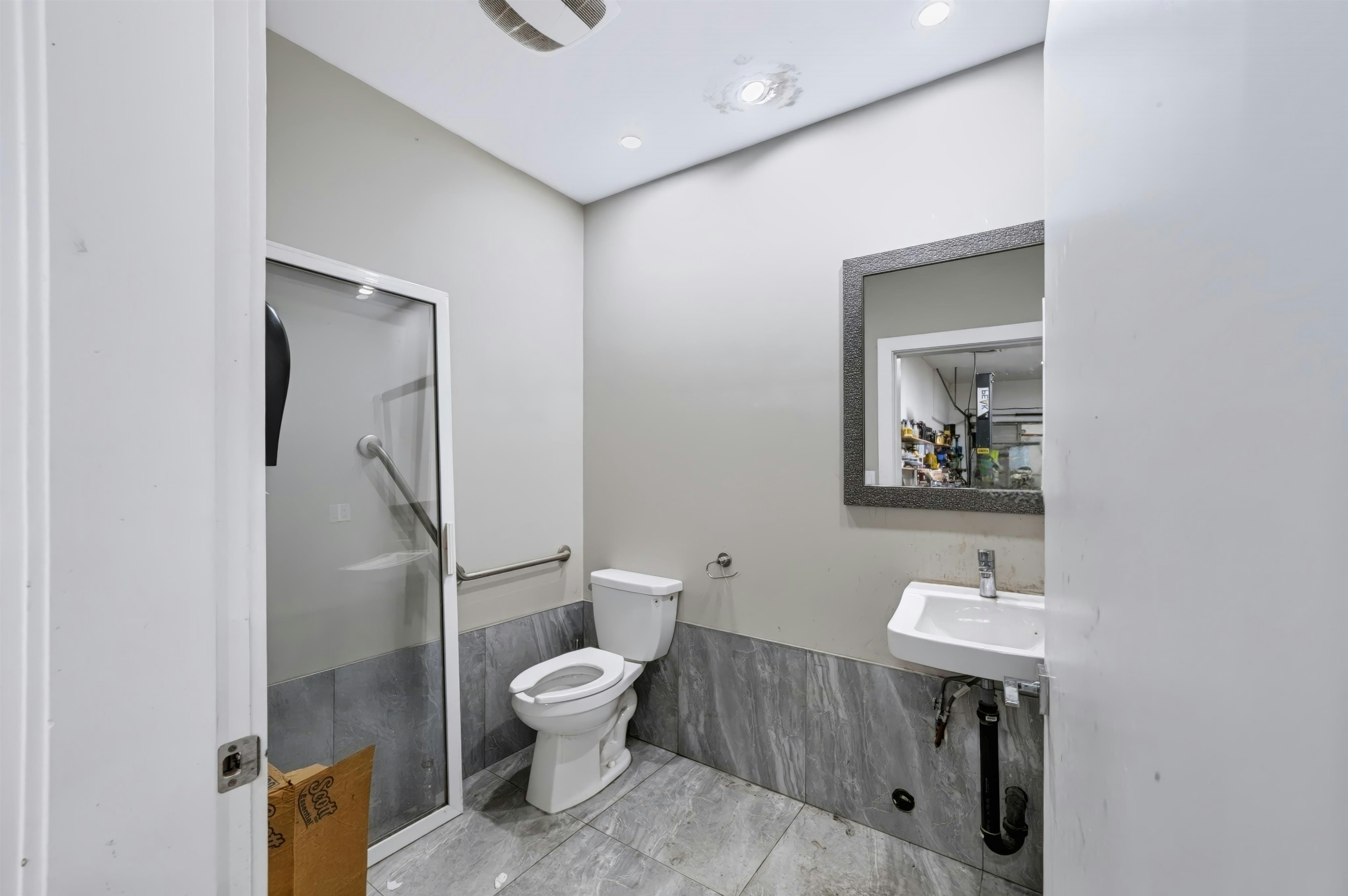 2247 Windsor Street, Abbotsford, BC, V2T 6L8 - 36