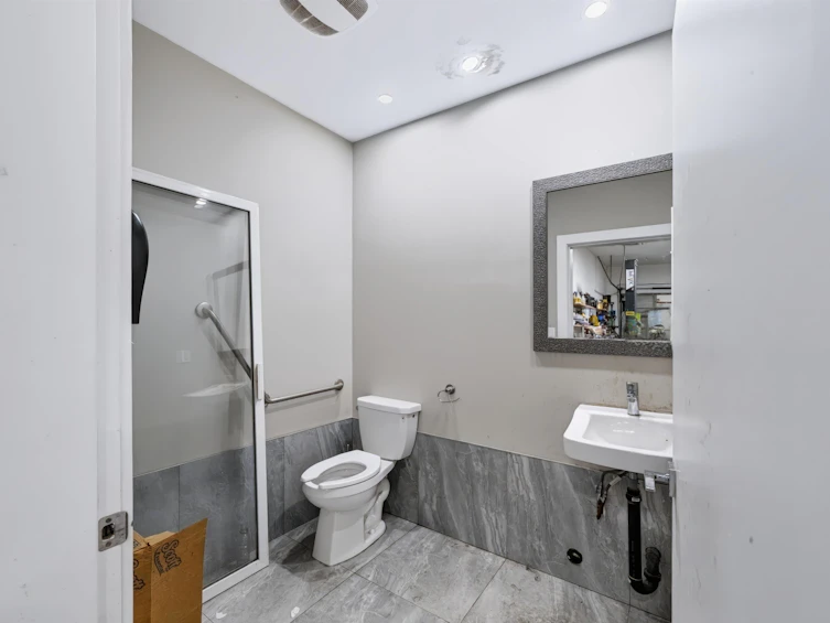 2247 Windsor Street, Abbotsford, BC, V2T 6L8 - 36
