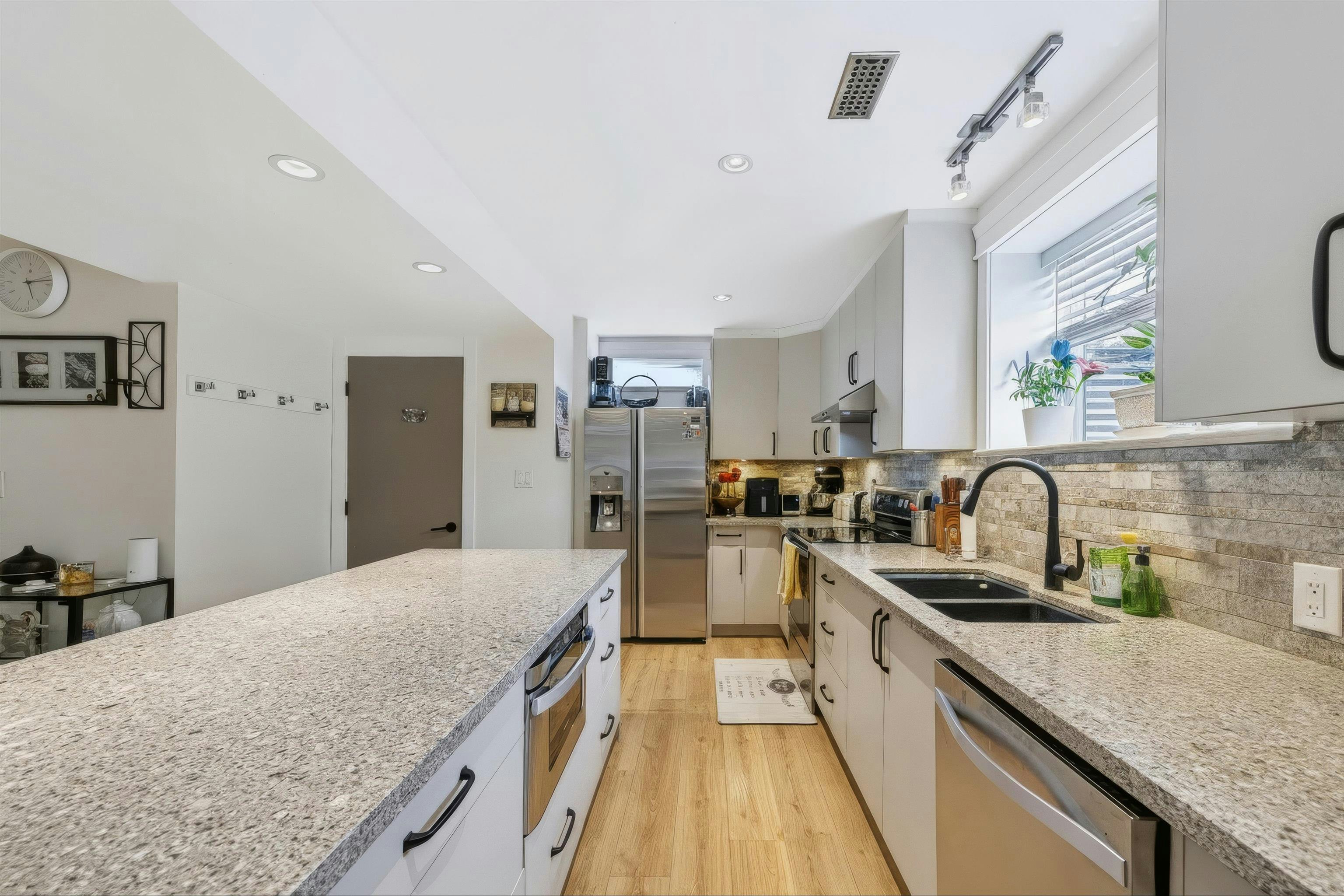 2247 Windsor Street, Abbotsford, BC, V2T 6L8 - 17