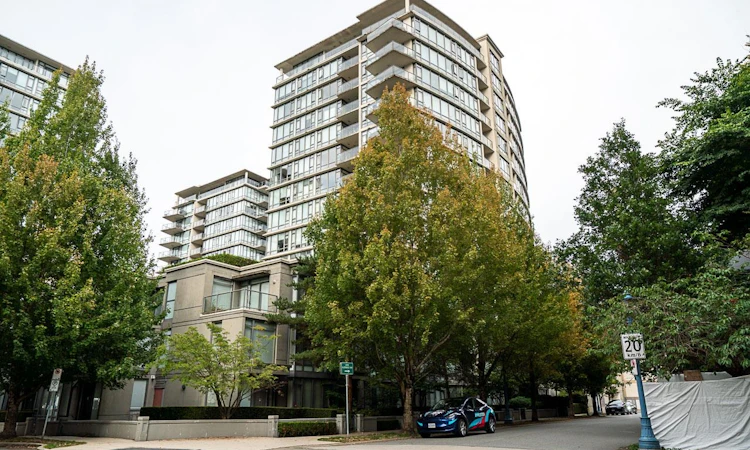 1007-6888 Alderbridge Way