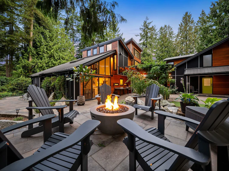3742 204a Street, Langley, BC, V3A 4S4