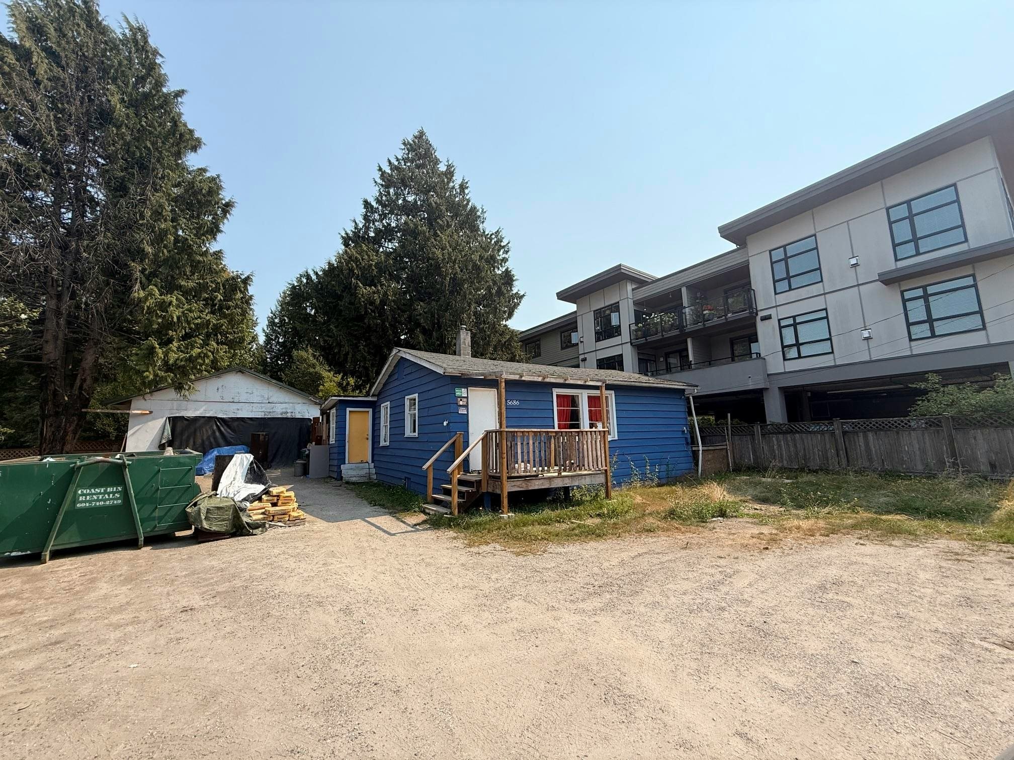 5686 Wharf Avenue, Sechelt, BC, V0N 3A0