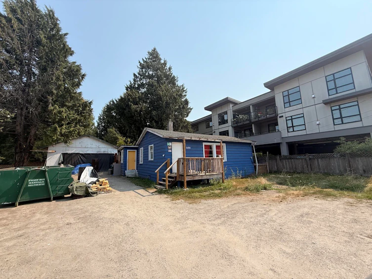 5686 Wharf Avenue, Sechelt, BC, V0N 3A0