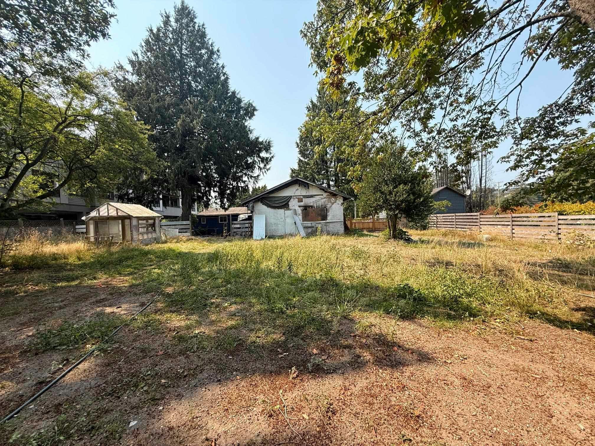 5686 Wharf Avenue - 3