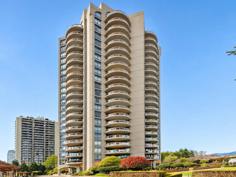 801-4425 Halifax Street, Burnaby, BC, V5C 6P2