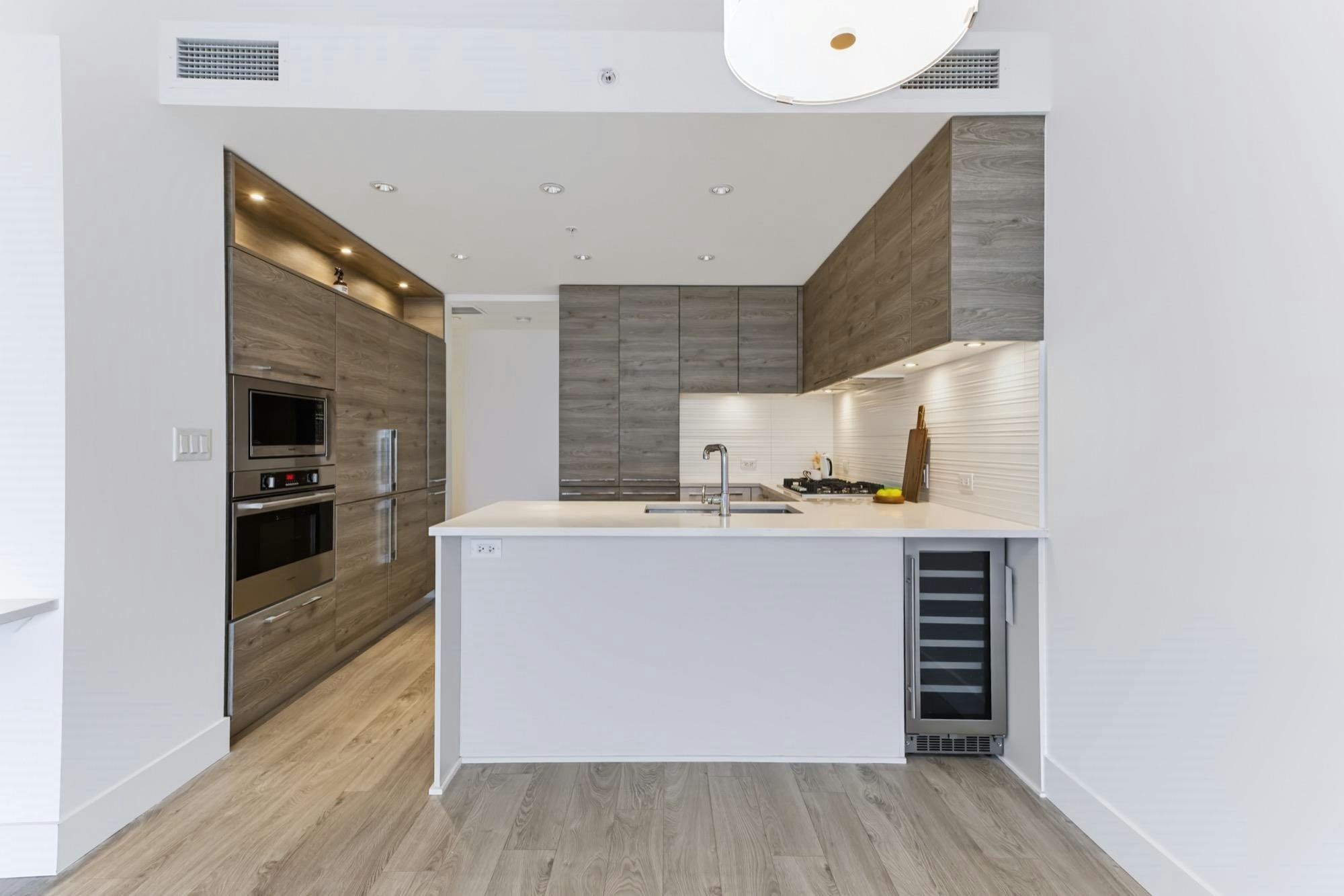 2301-7388 Kingsway - 5
