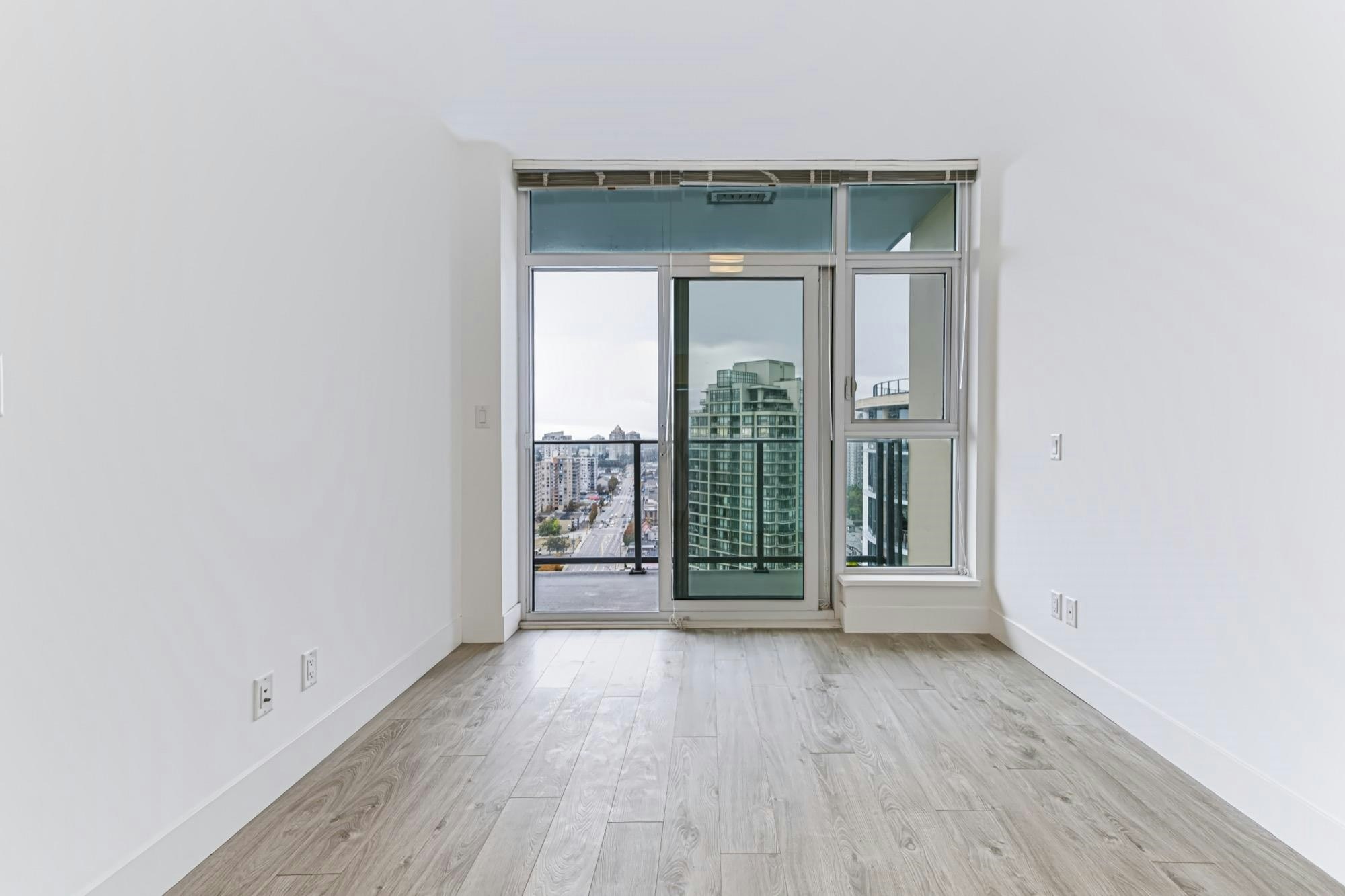 2301-7388 Kingsway - 4