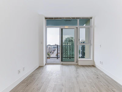 2301-7388 Kingsway - 4
