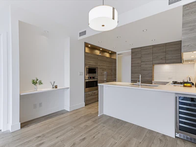 2301-7388 Kingsway - 5