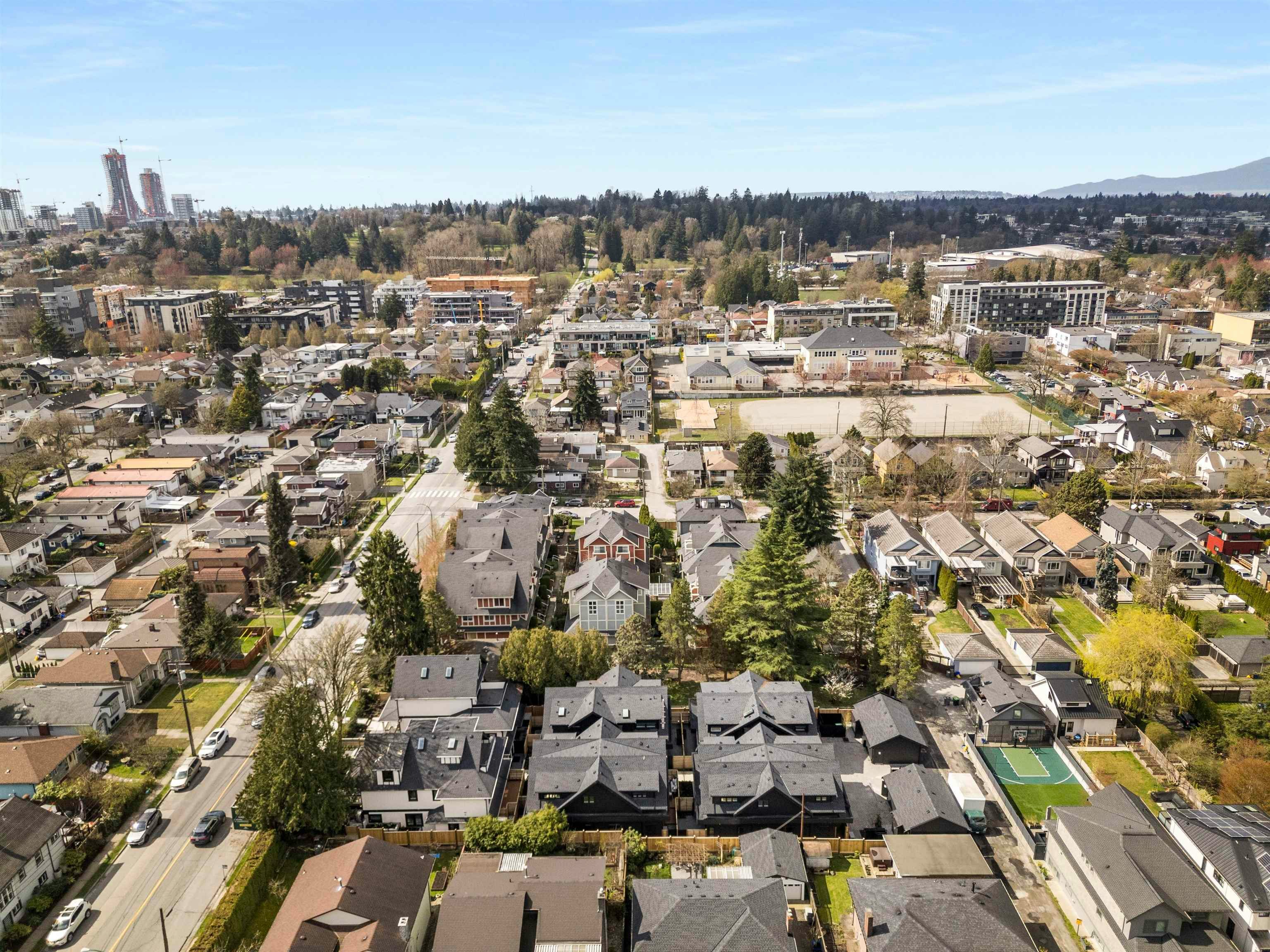 1-375 E 33rd Avenue, Vancouver, BC, V5V 2Z8 - 33
