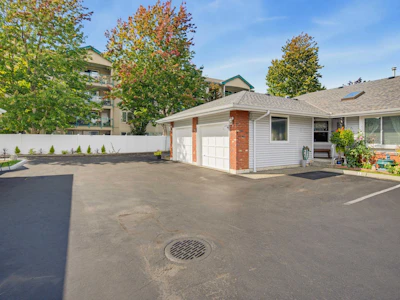 11-5365 205 Street - 3