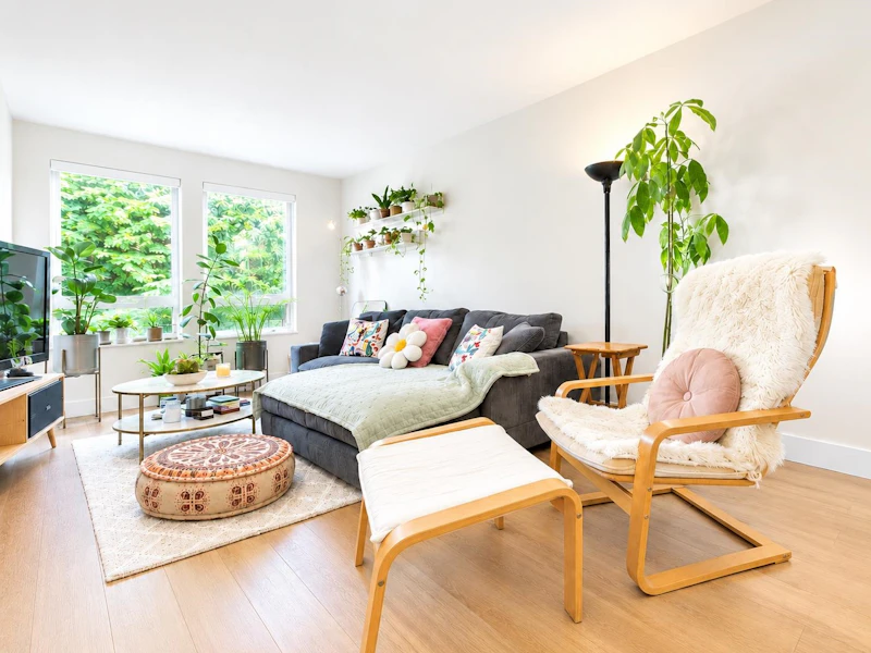 318 - 1111 E 27th Street, North Vancouver BC V7J 1S3
