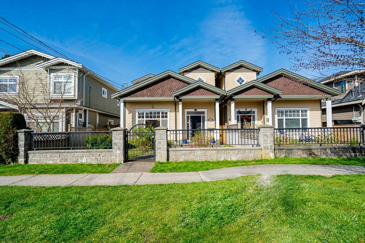 903 Cliff Avenue, Burnaby, BC, V5A 2J4