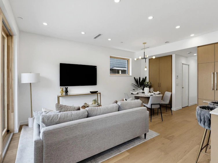 1-60 E 17th Avenue, Vancouver, BC, V5V 1A2 - 10