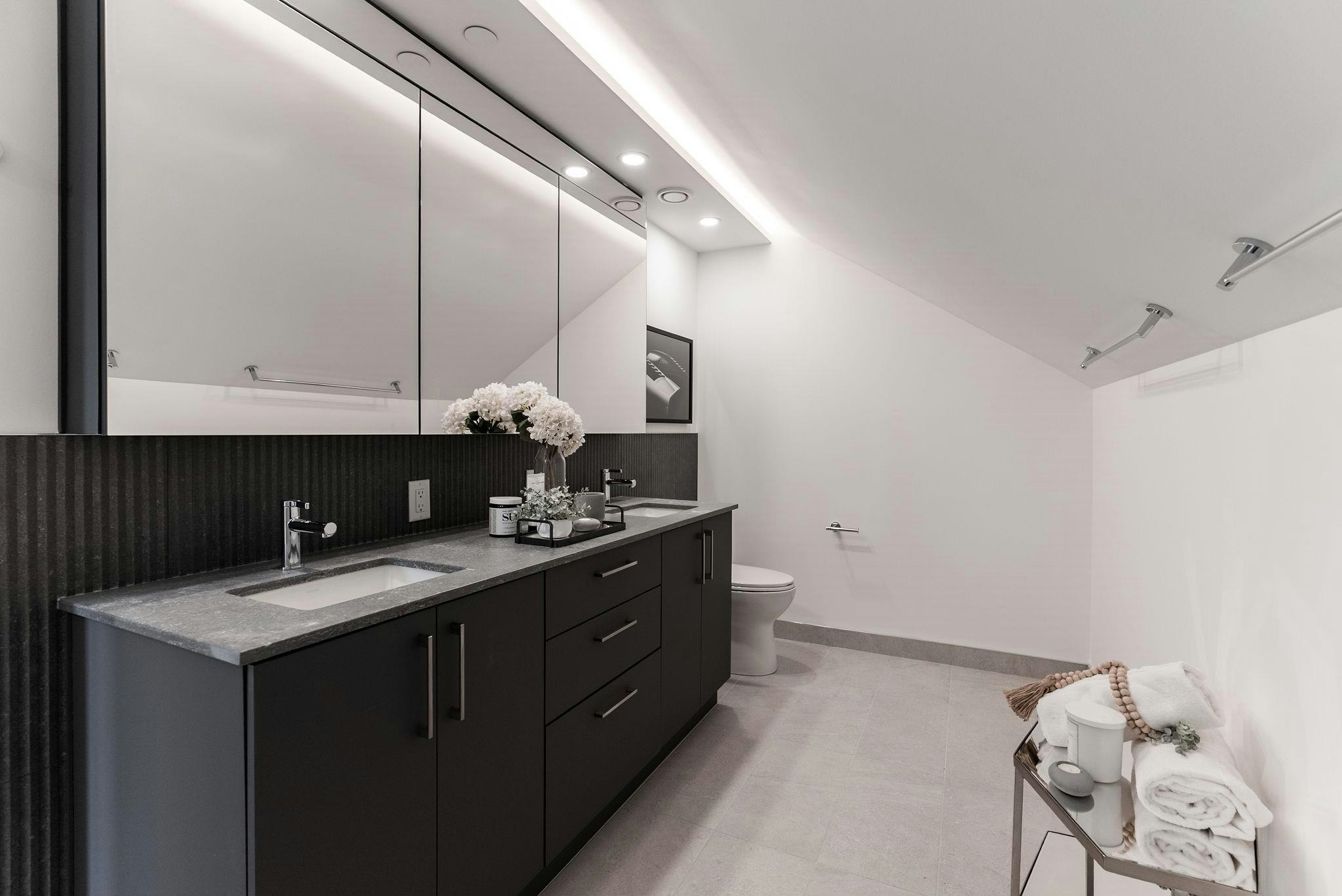 1-60 E 17th Avenue, Vancouver, BC, V5V 1A2 - 17