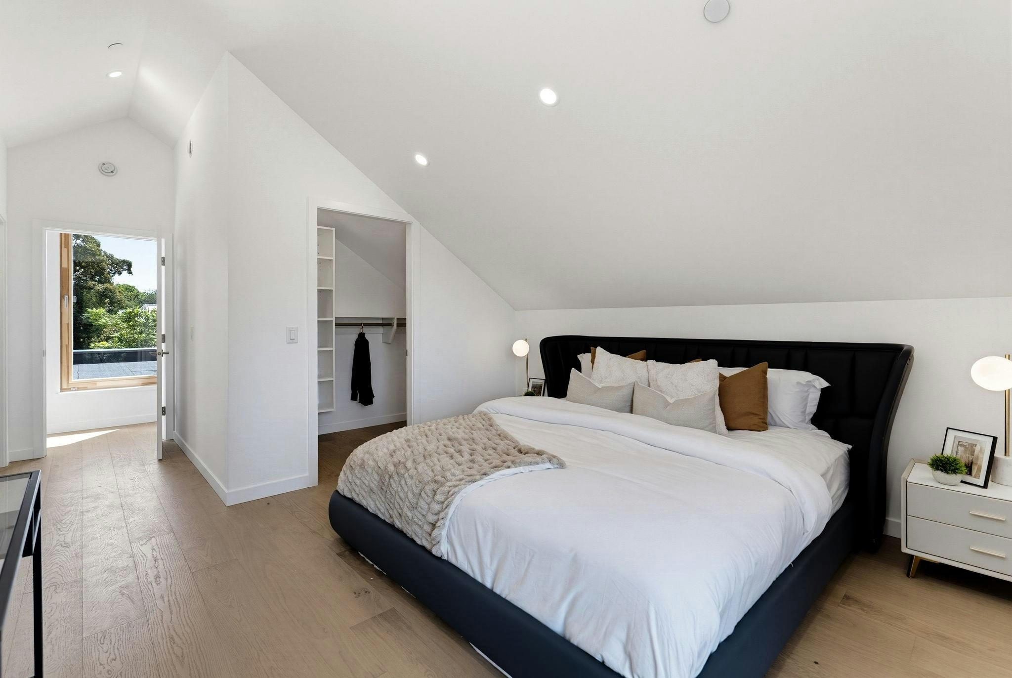 1-60 E 17th Avenue, Vancouver, BC, V5V 1A2 - 16