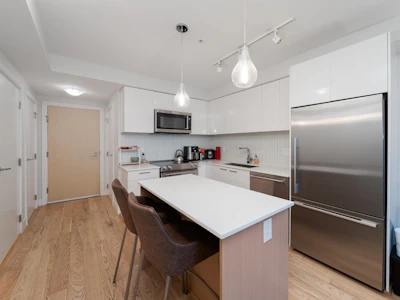 403-233 Kingsway - 3
