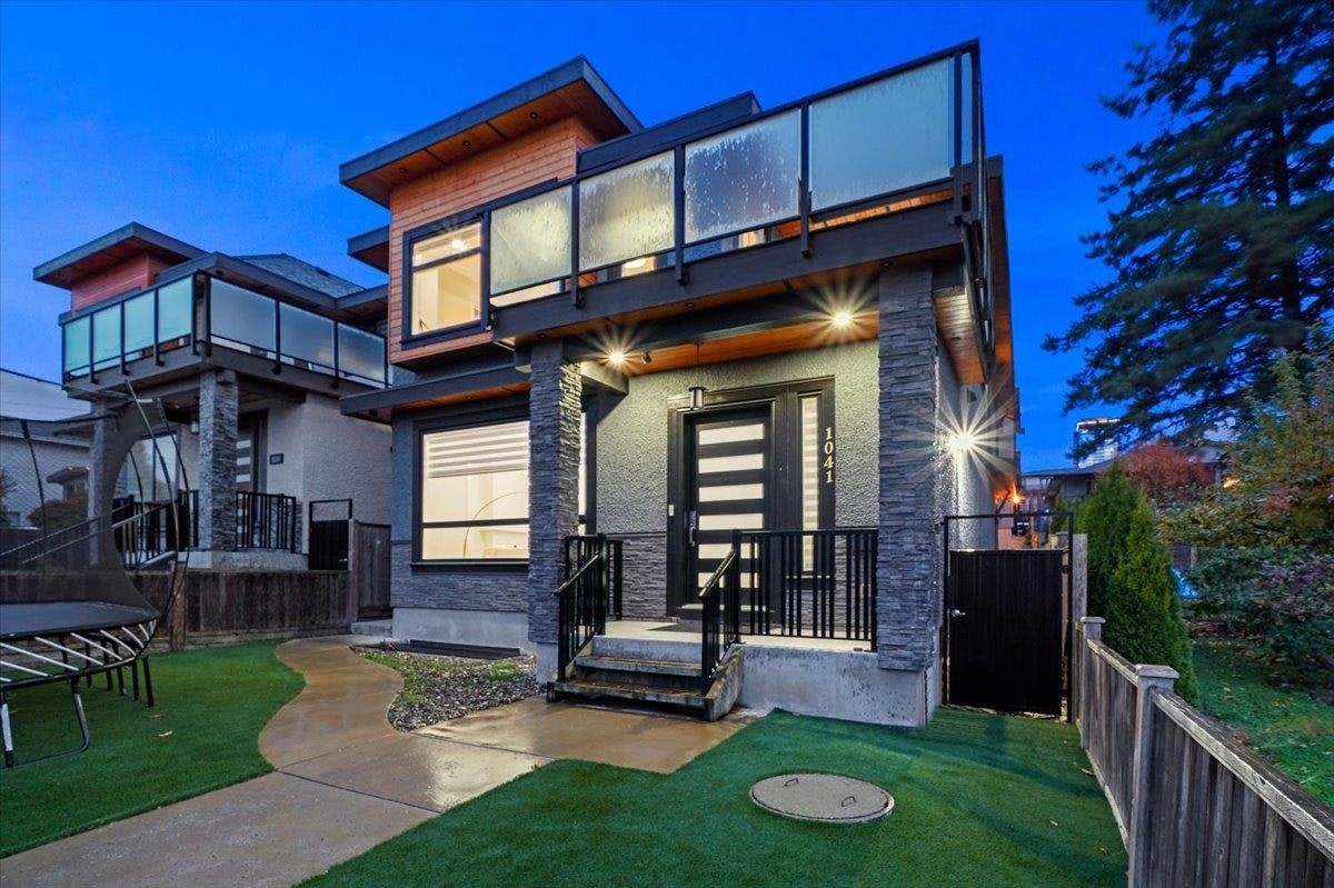 1041 Stewart Avenue, Coquitlam, BC, V3K 2N8