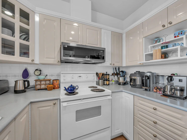802-160 W Keith Road, North Vancouver, BC, V7M 3M2 - 5