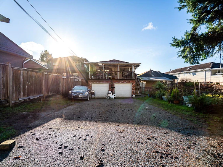 557 E 58th Avenue, Vancouver, BC, V5X 1W1 - 9