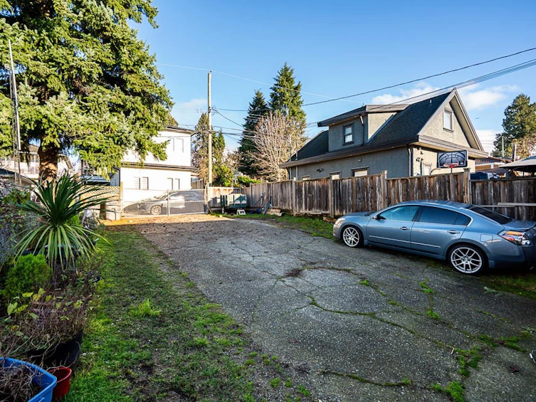 557 E 58th Avenue, Vancouver, BC, V5X 1W1 - 7