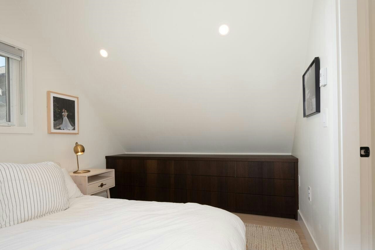 1026 E 13th Avenue, Vancouver, BC, V5T 2L8 - 22