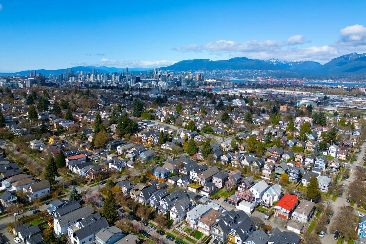1026 E 13th Avenue, Vancouver, BC, V5T 2L8 - 35