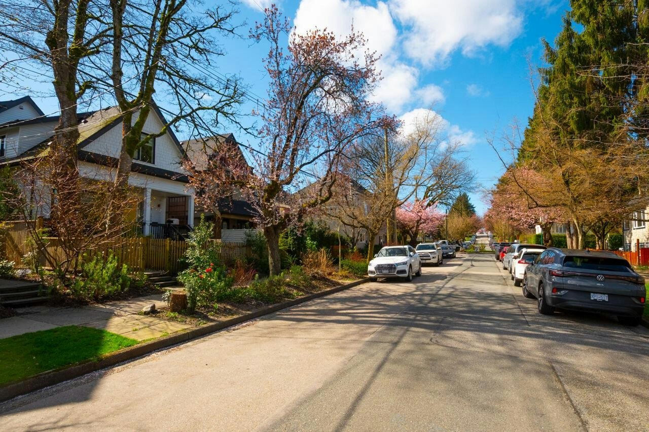 1026 E 13th Avenue, Vancouver, BC, V5T 2L8 - 32