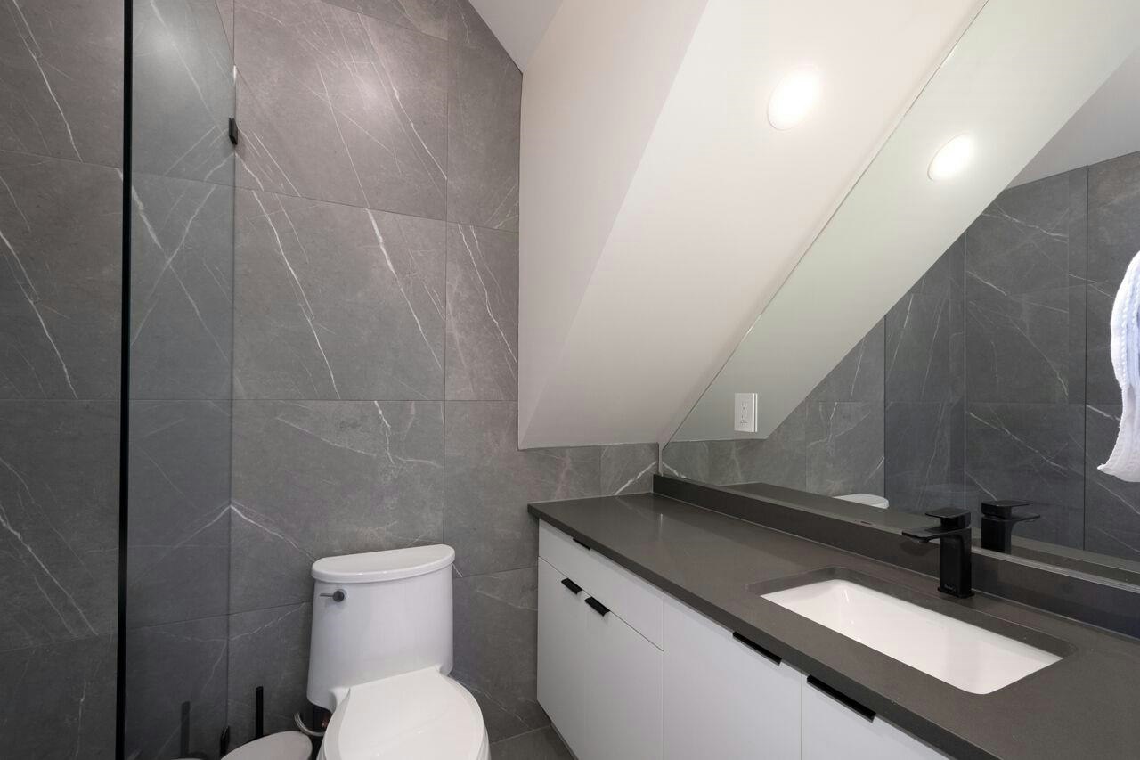 1026 E 13th Avenue, Vancouver, BC, V5T 2L8 - 25