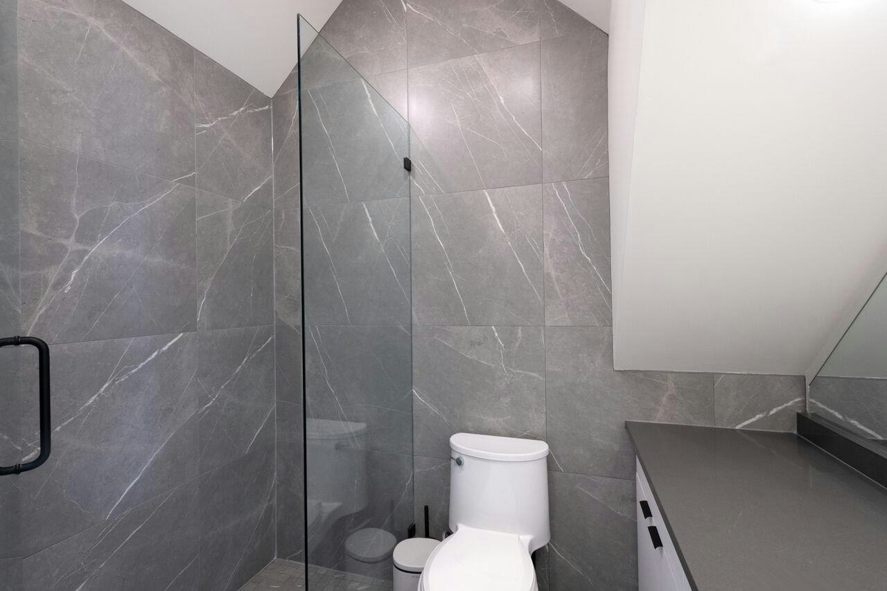 1026 E 13th Avenue, Vancouver, BC, V5T 2L8 - 24
