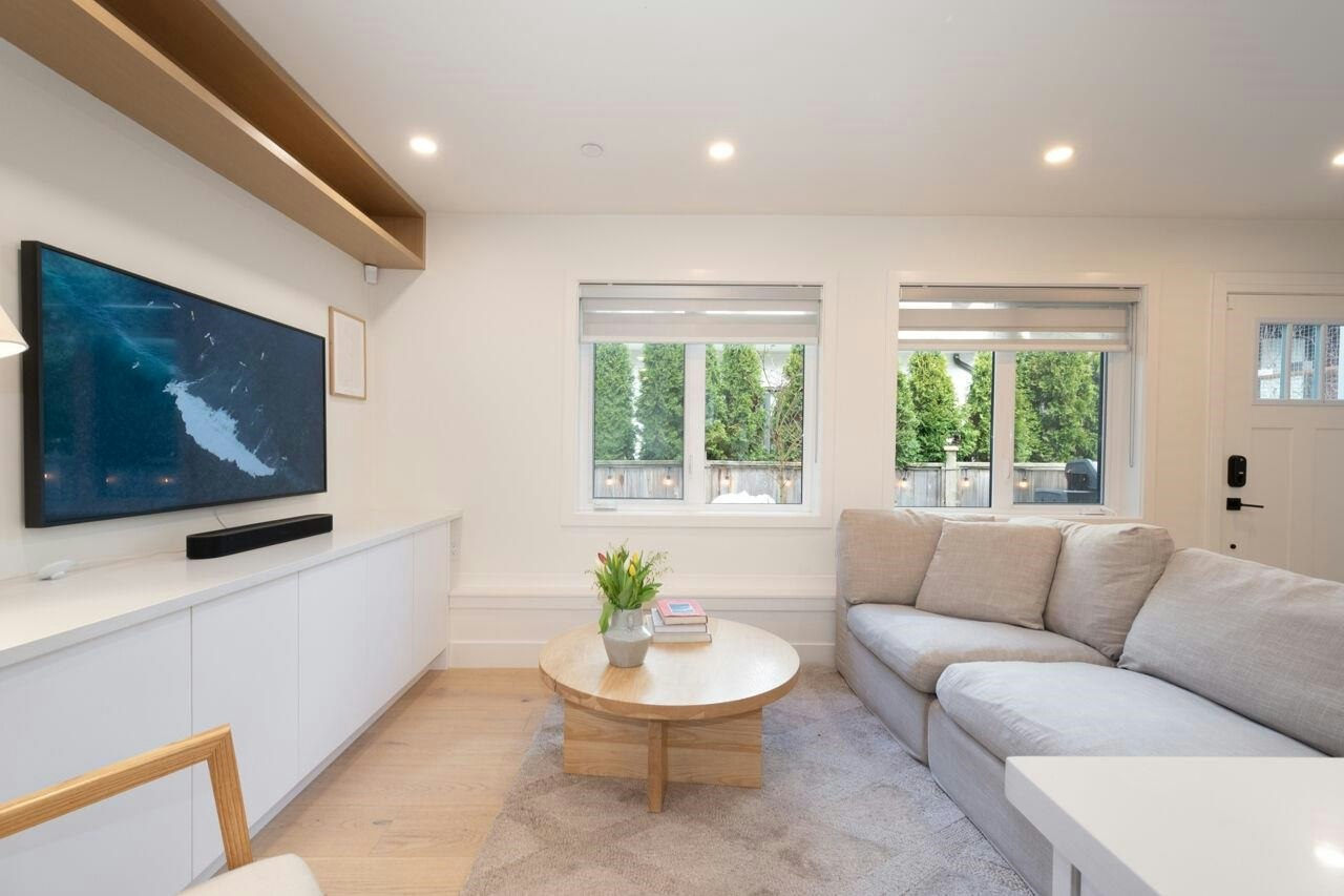 1026 E 13th Avenue, Vancouver, BC, V5T 2L8 - 11