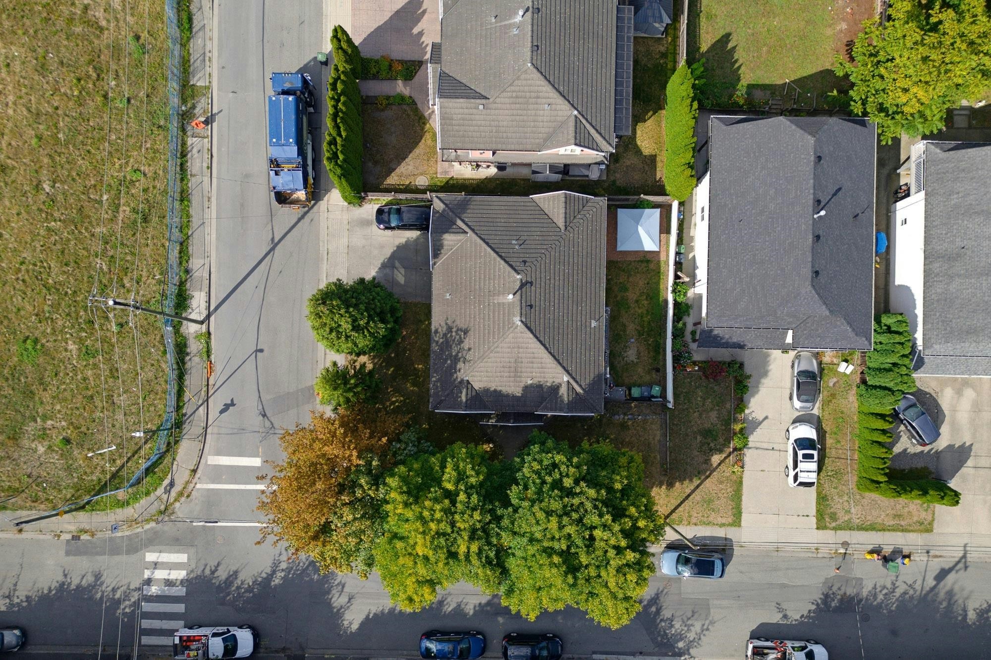 575 Alderson Avenue - 4