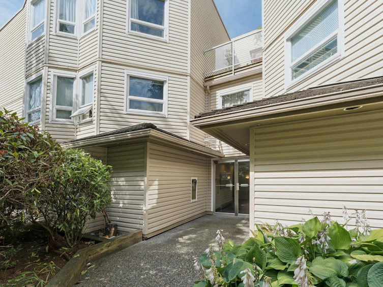 304-827 W 16th Street, North Vancouver, BC, V7P 1R2 - 14