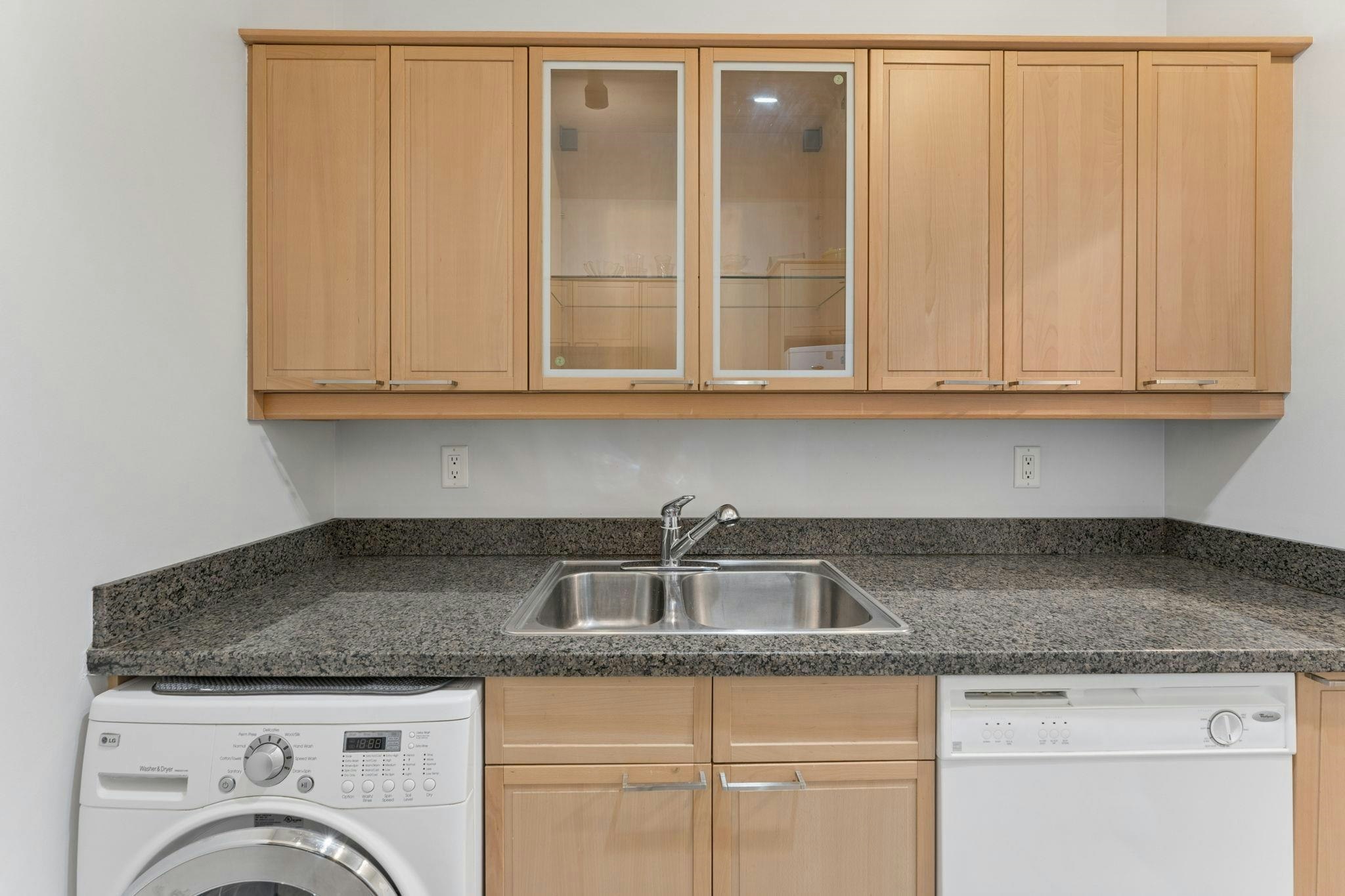 304-827 W 16th Street - 2