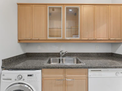 304-827 W 16th Street - 2