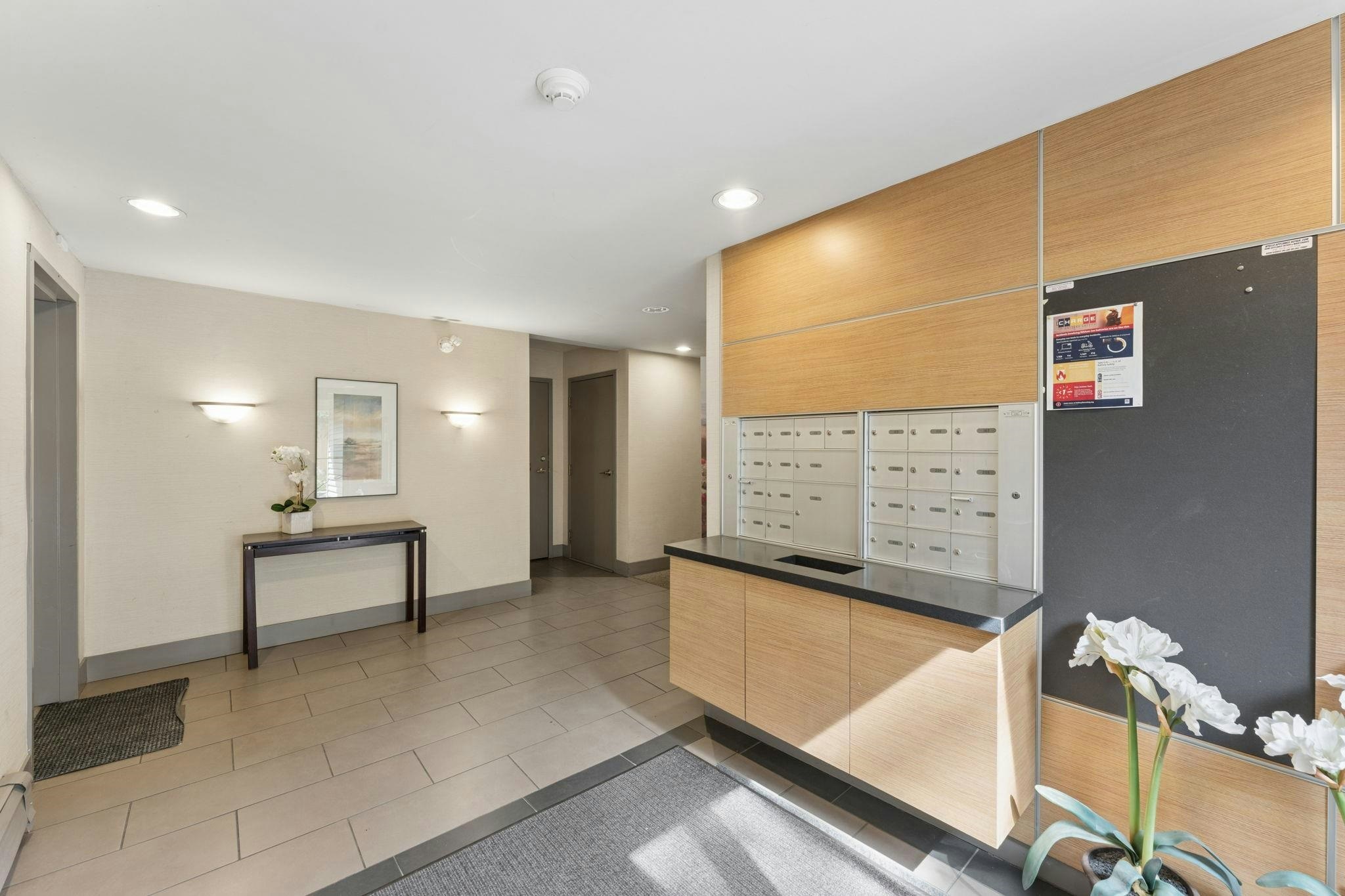 304-827 W 16th Street, North Vancouver, BC, V7P 1R2 - 11