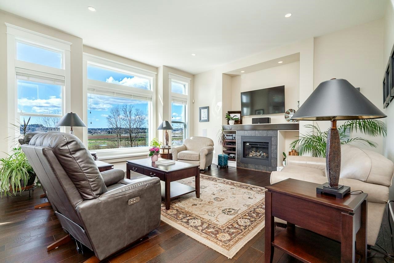 6039 163 Street, Surrey, BC, V3S 1S5 - 4