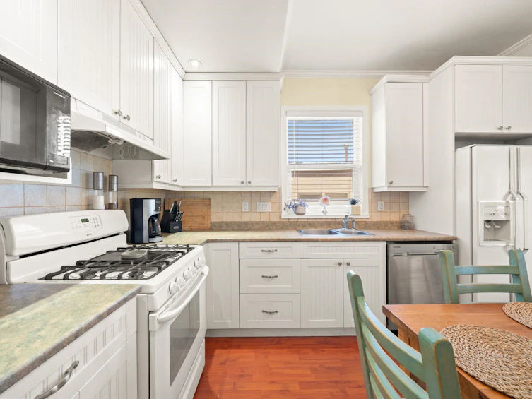 5743 St. Margarets Street, Vancouver, BC, V5R 3H6 - 9