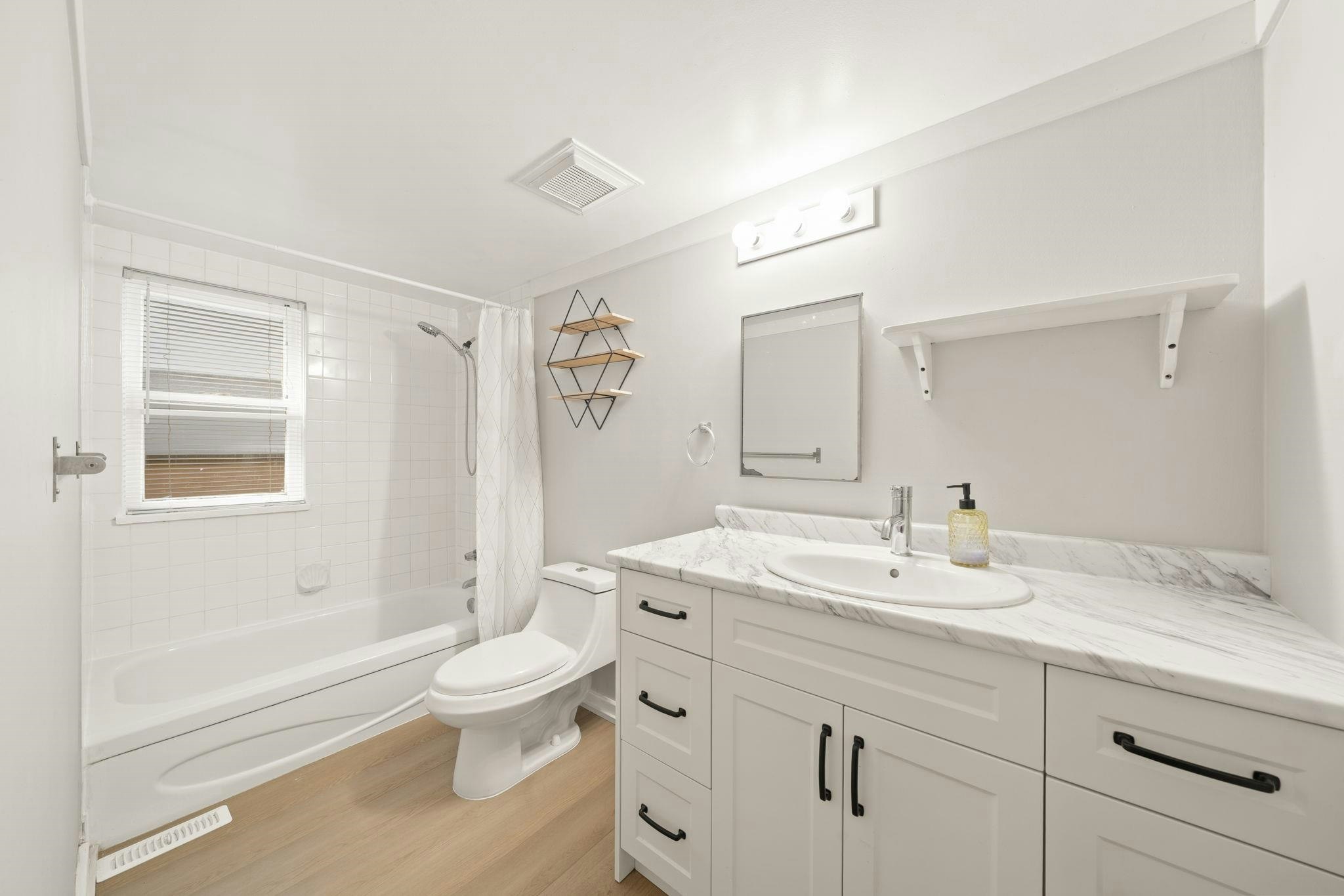 5743 St. Margarets Street, Vancouver, BC, V5R 3H6 - 26