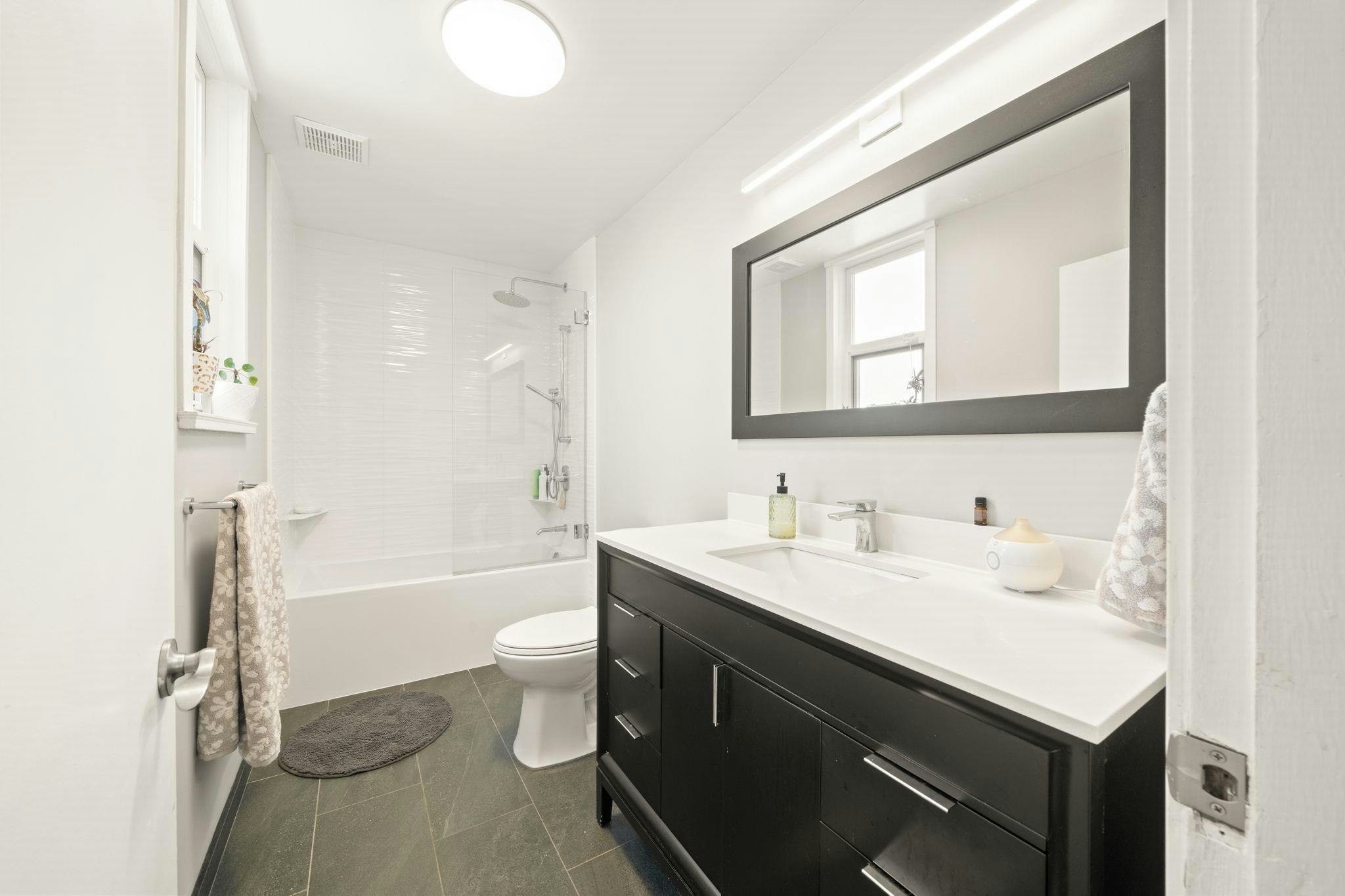 5743 St. Margarets Street, Vancouver, BC, V5R 3H6 - 12