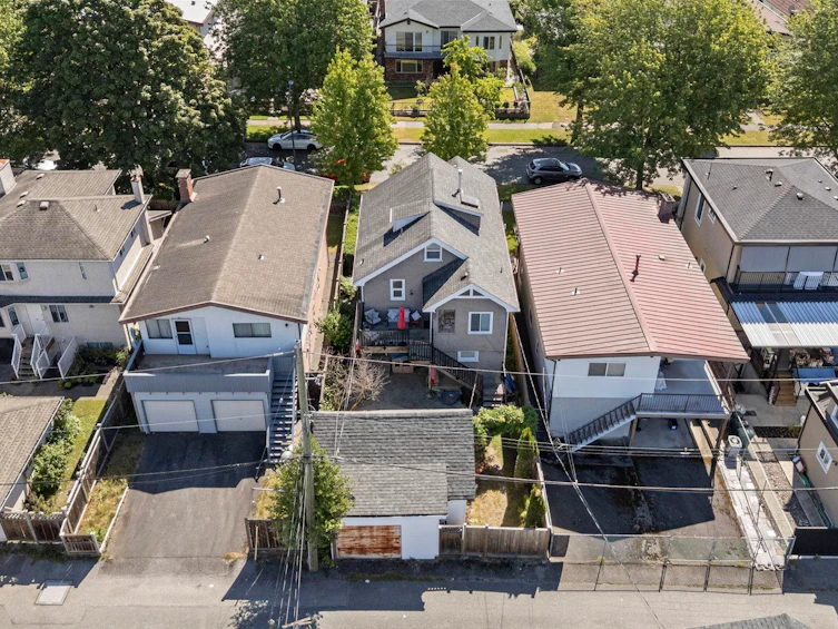 5743 St. Margarets Street, Vancouver, BC, V5R 3H6 - 31