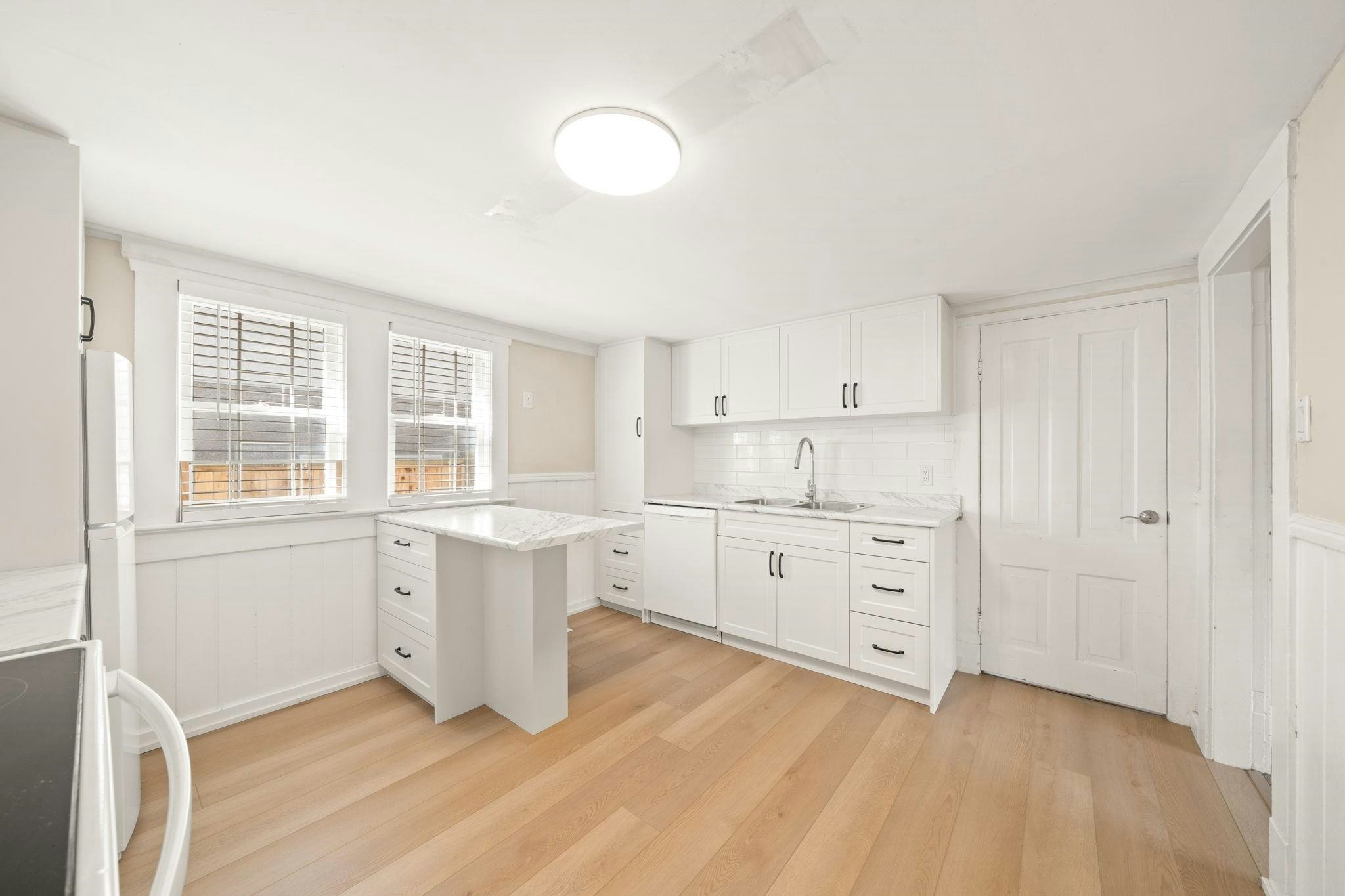 5743 St. Margarets Street, Vancouver, BC, V5R 3H6 - 25