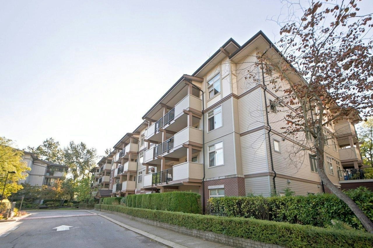 212-10088 148th Street, Surrey, BC, V3R 3M9