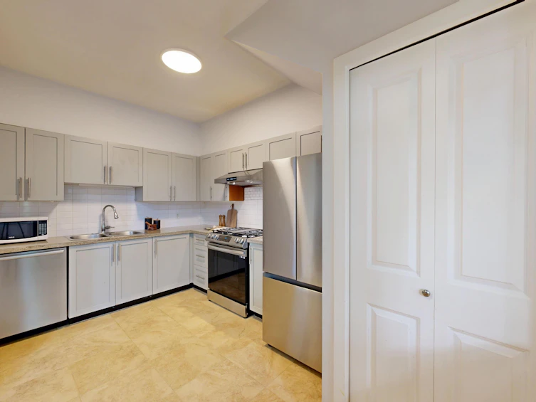 305-4468 Albert Street, Burnaby, BC, V5C 2G8 - 15
