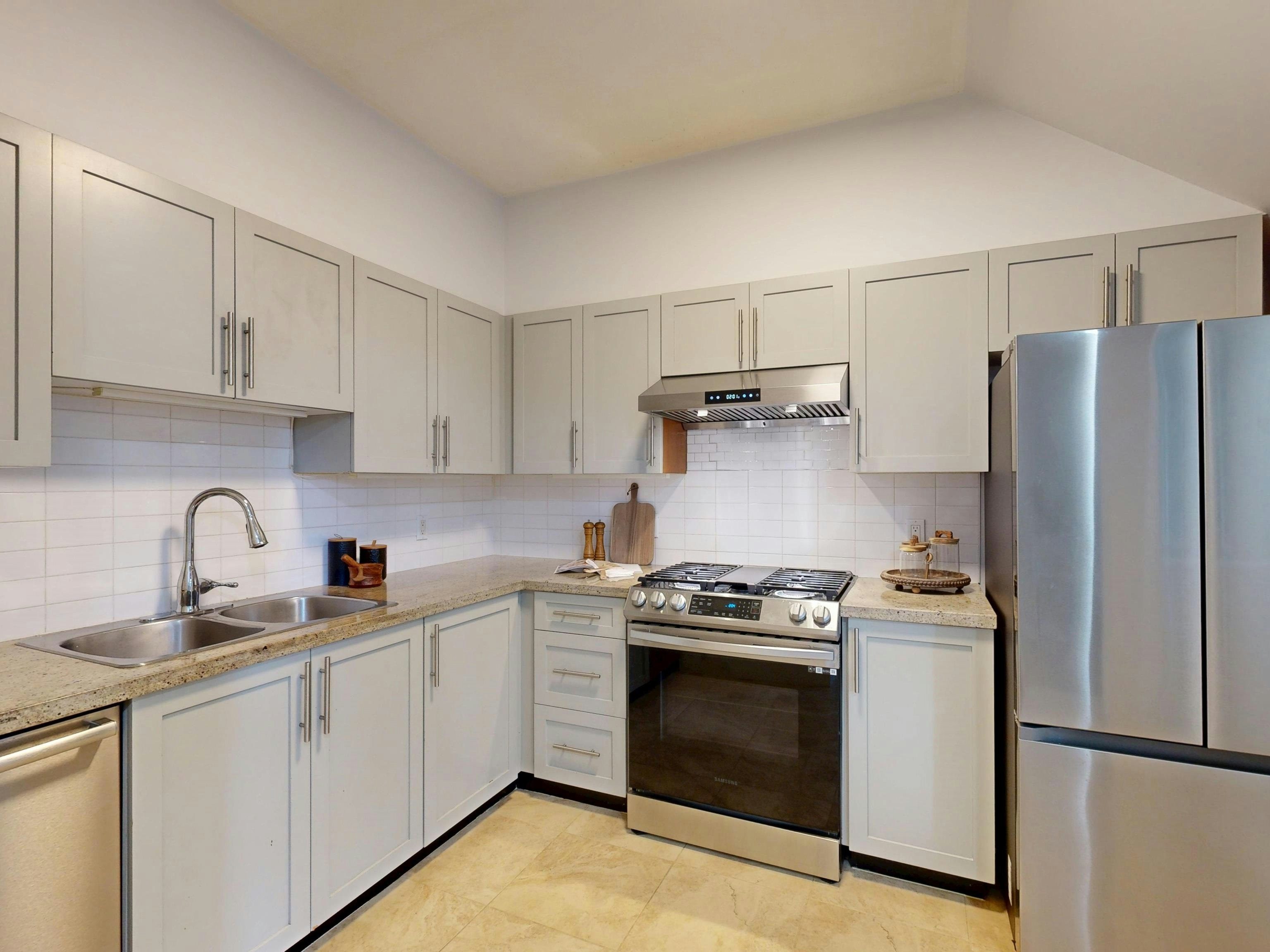 305-4468 Albert Street, Burnaby, BC, V5C 2G8 - 14