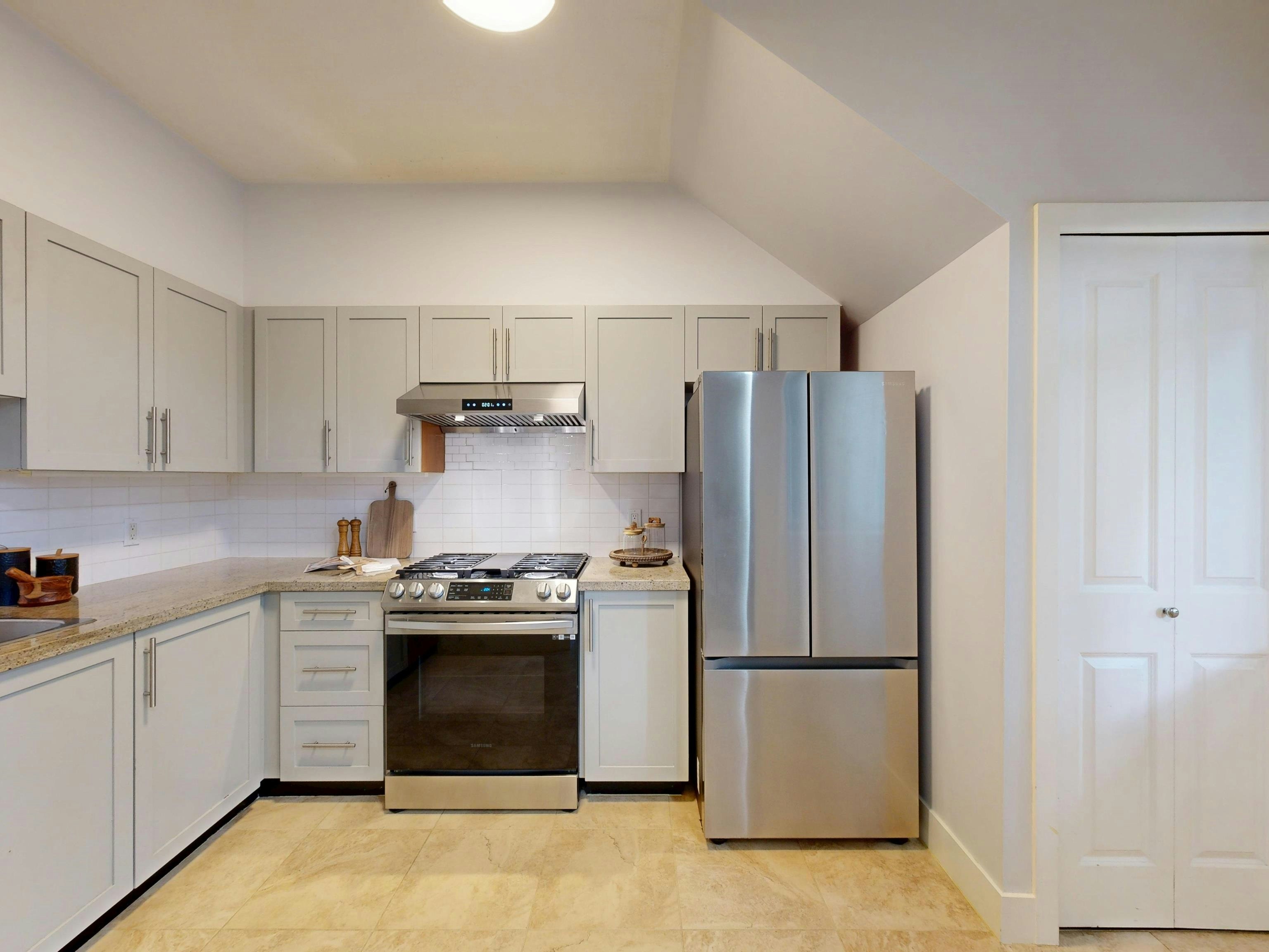 305-4468 Albert Street, Burnaby, BC, V5C 2G8 - 13