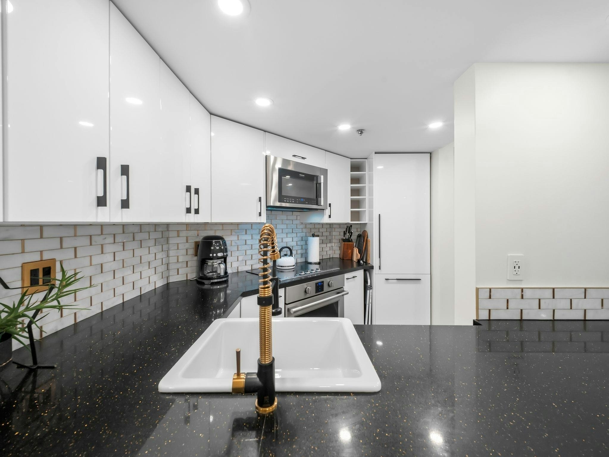 102-1550 SW Marine Drive, Vancouver, BC, V6P 6A6 - 11