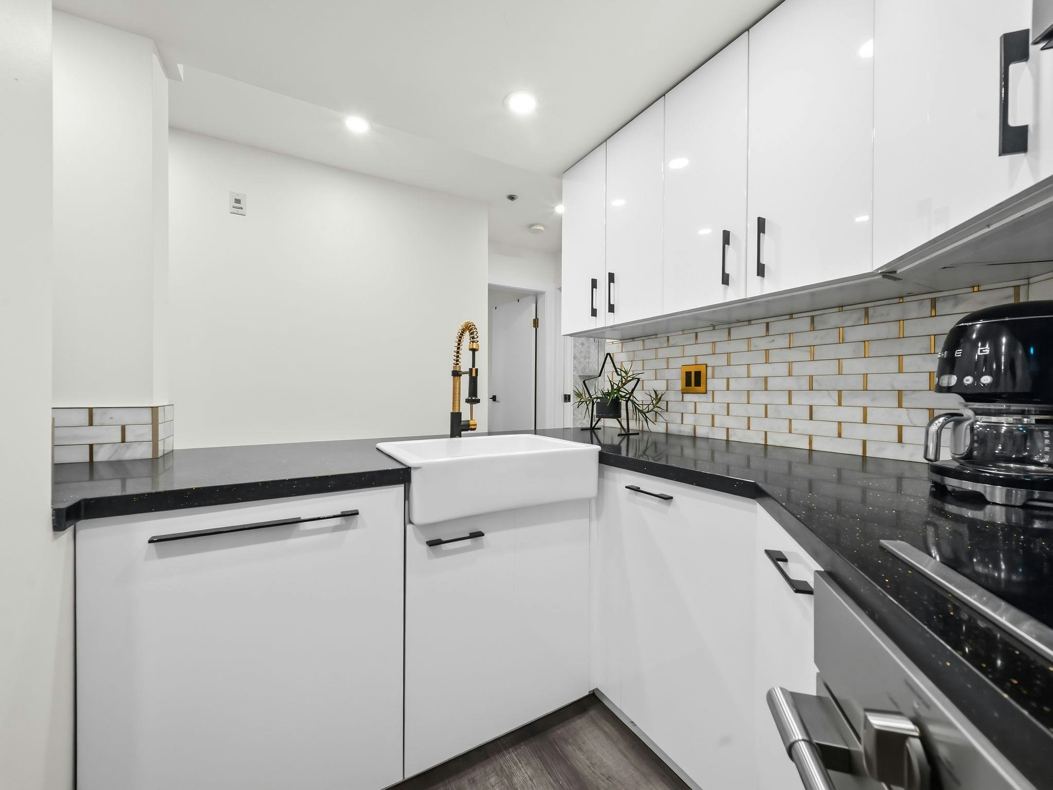 102-1550 SW Marine Drive, Vancouver, BC, V6P 6A6 - 12